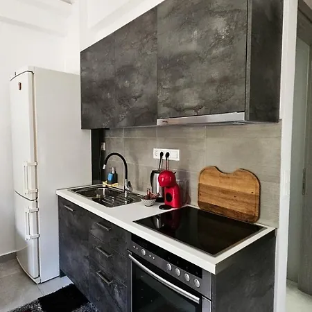 Center Hideaway Apartman Chalkís